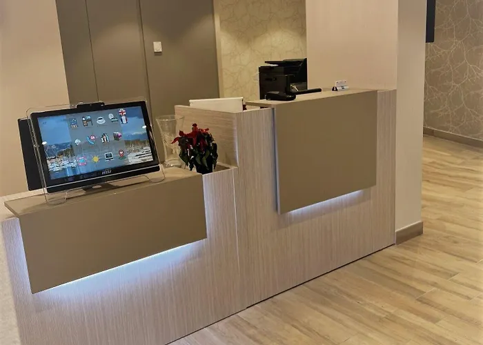 De L'etoile Hotel 3*