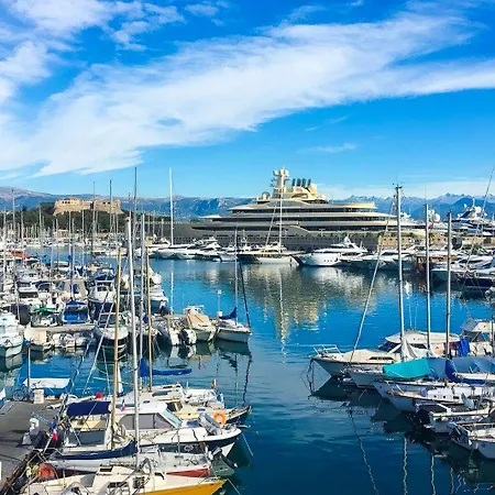 호텔 De L'etoile 3*