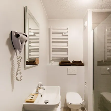 Hotel De L'etoile 3*