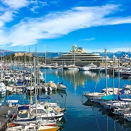 De L'etoile Hotel