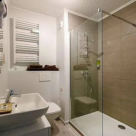 De L'etoile Hotell 3*