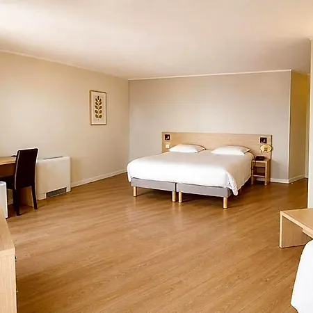 De L'etoile Hotel 3*