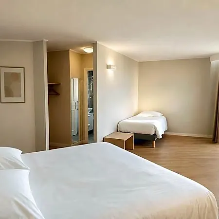 De L'etoile Hotel 3*