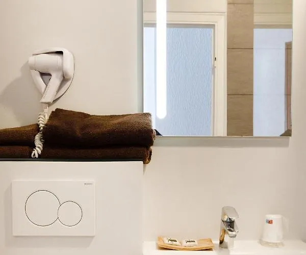 De L'etoile ホテル アンティーブ