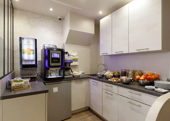 De L'etoile فندق 3*