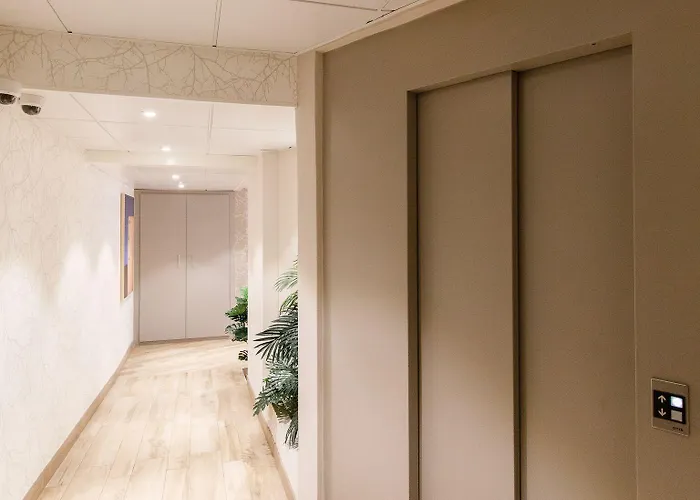 De L'etoile ホテル アンティーブ